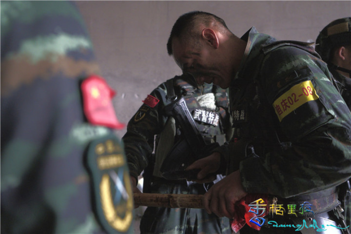 “老魔鬼”的“魔鬼周”——武警云南總隊迪慶支隊機動中隊“魔鬼周”極限訓(xùn)練小記