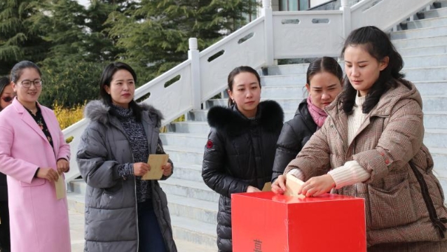 州政府干部職工積極捐款、獻(xiàn)愛心