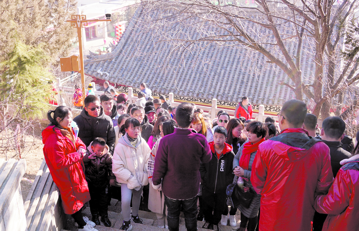 香格里拉迎來假期旅游高峰后的又一個(gè)旅游高潮