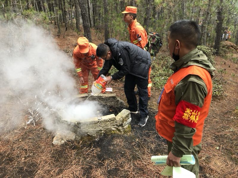 建塘林場把好關(guān)口上山護林