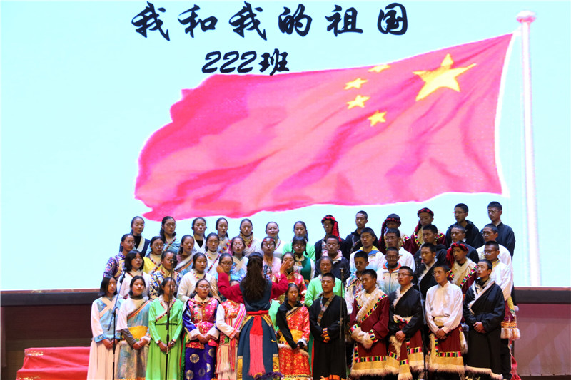 州民族中學舉辦“唱支紅歌給黨聽”合唱比賽