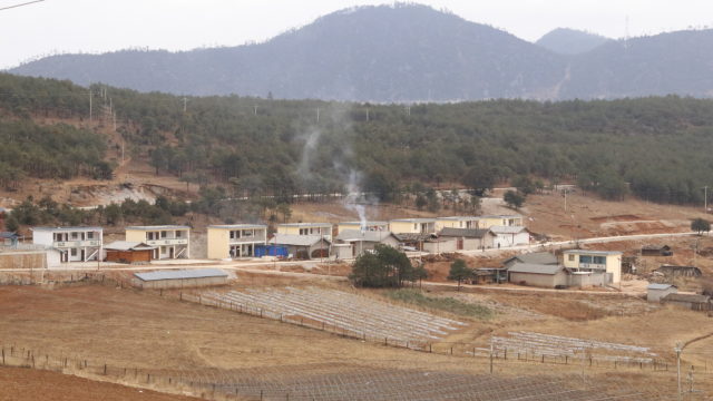 三壩鄉(xiāng)安南村變洛新村易地扶貧搬遷安置點基礎(chǔ)設(shè)施和公共服務(wù)得到了極大改善