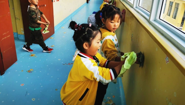 【愛國(guó)衛(wèi)生運(yùn)動(dòng)】開發(fā)區(qū)幼兒園積極開展愛國(guó)衛(wèi)生運(yùn)動(dòng)