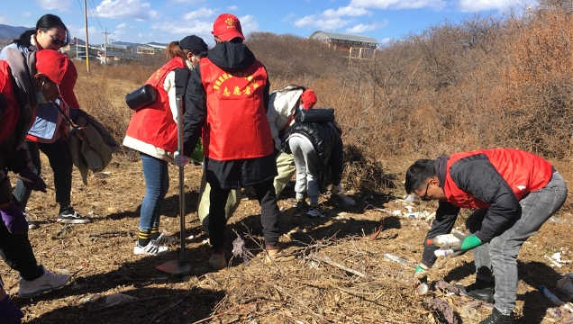 共青團香格里拉市委開展愛國衛(wèi)生志愿服務活動