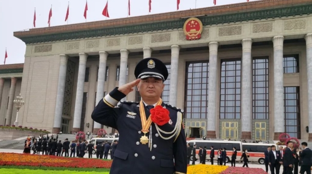 “我就在現(xiàn)場(chǎng)，全身都熱血沸騰……”迪慶兩人受邀赴京觀禮建黨百年慶典！