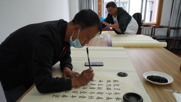 我州舉辦手抄習(xí)近平總書記“七一”重要講話書法大賽