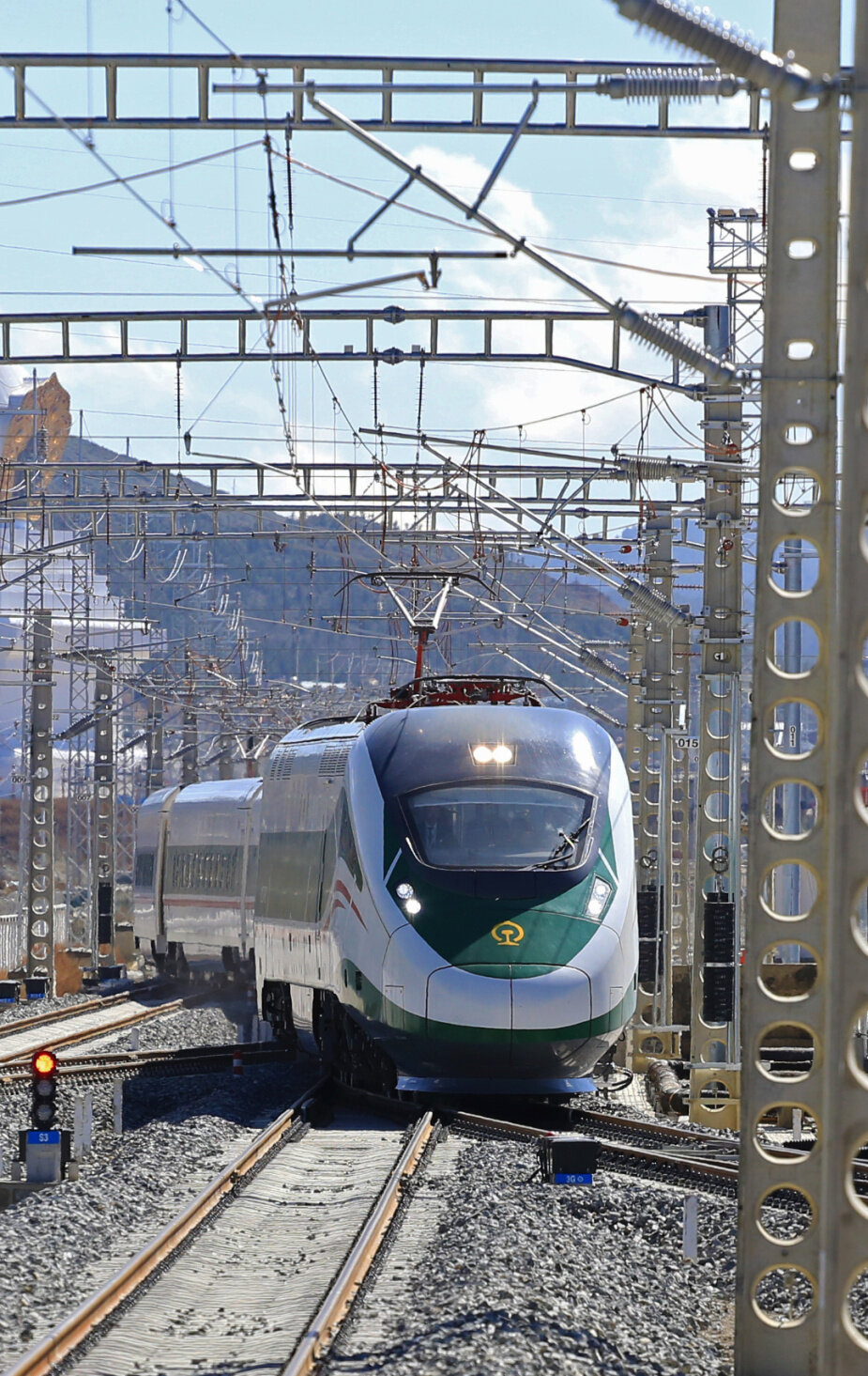 4、動(dòng)車行駛至香格里拉站（副）.JPG