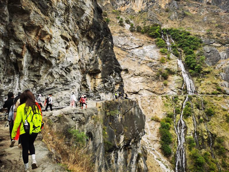 “活力山水·2024香格里拉戶外行”——虎跳峽高路徒步體驗(yàn)活動(dòng)獲好評(píng)