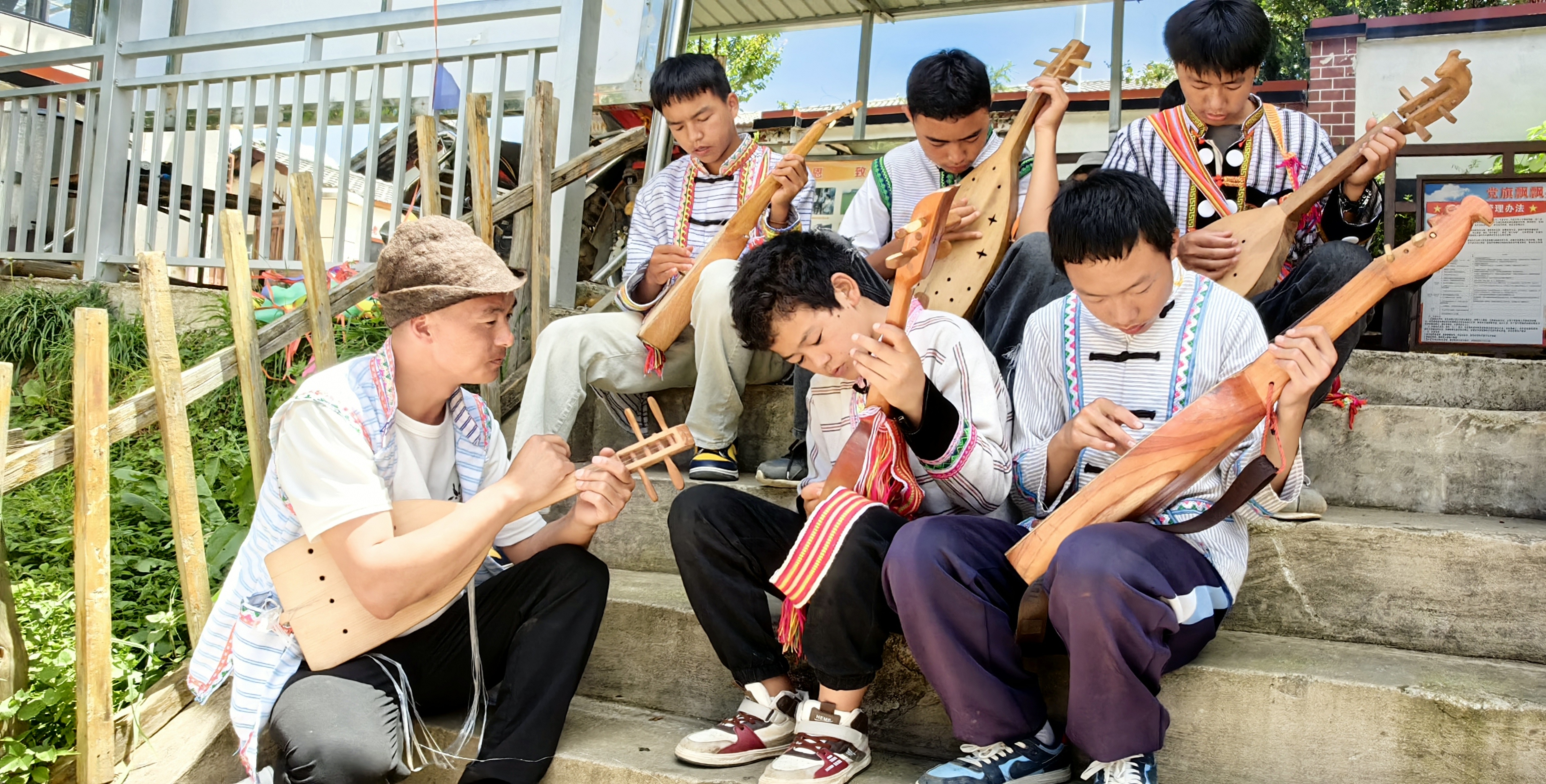 維西縣民宗局開展傈僳族傳統(tǒng)樂器暑期傳習共享活動