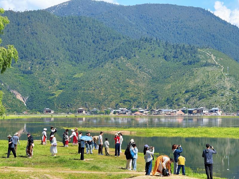 盛夏納帕海：風(fēng)光如畫引客來(lái) 旅游紅利惠民生