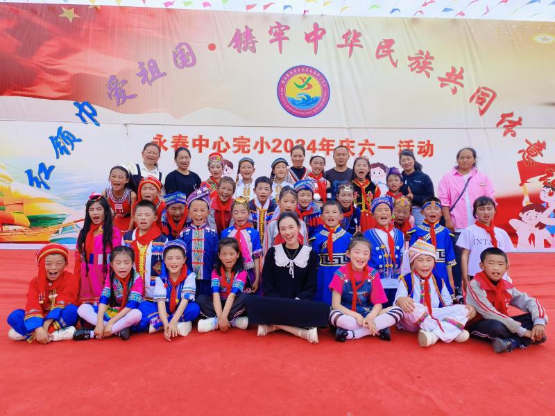 格瑪央宗：與鄉(xiāng)村小學孩子們一起成長